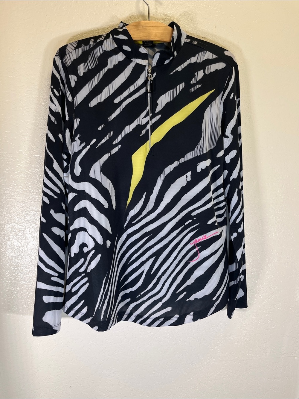 Sunsense by Jamie Sadock Black & White Zebra Print Quarter-Zip Top Size M